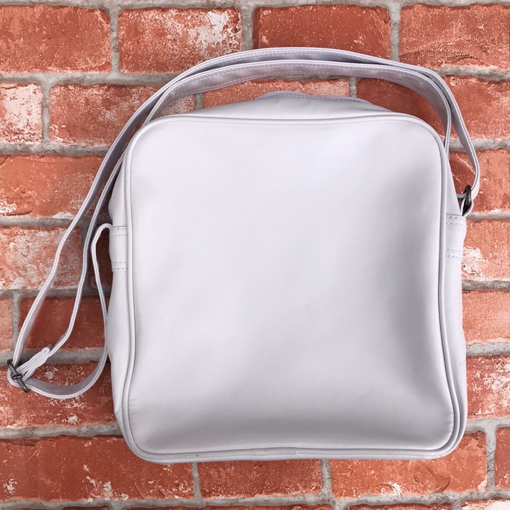 *SOLD*Adidas Crossbody Bag White & Gold - Picture 4 of 8